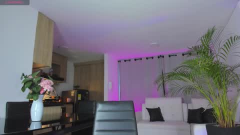 A L E J A N D R A online show from 19, 10, 2025