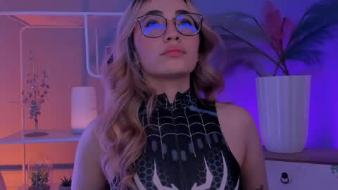 Snapshot of alejamillan1 chatting on 19, 5, 2026 night GTM -5 online show from 19, 5, 2026