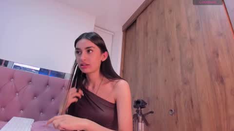 alejandraaa_ online show from 18, 9, 2025
