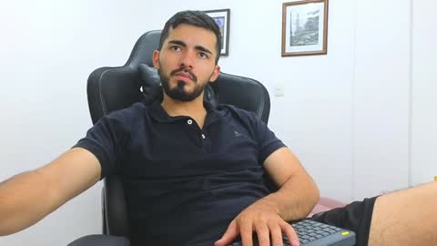 alejandroo_7 online show from 5, 2, 2025