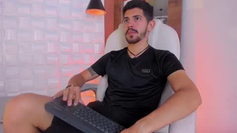 Alejo  online show from 21, 10, 2025