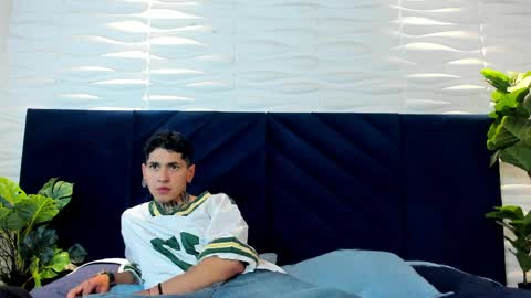 Snapshot of alejo_grey_ chatting on 7, 4, 2026 Alejo Gray online show from 7, 4, 2026