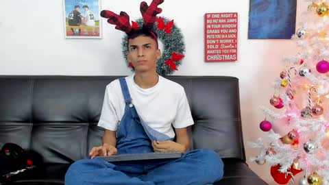 Snapshot of alejo_peverell chatting on 24, 12, 2024 alejo peverell online show from 24, 12, 2024