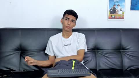 Snapshot of alejo_peverell chatting on 15, 1, 2025 alejo peverell online show from 15, 1, 2025