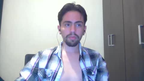 Snapshot of alejo_shy chatting on 12, 12, 2024 alejo_shy online show from 12, 12, 2024