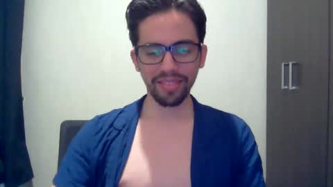 Snapshot of alejo_shy chatting on 3, 1, 2025 alejo_shy online show from 3, 1, 2025