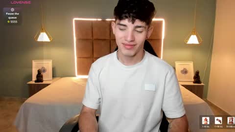 ALejoo Saenz online show from 18, 4, 2026