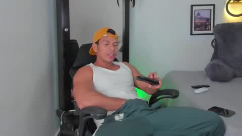 Snapshot of alejostrong chatting on 14, 2, 2025 alejostrong online show from 14, 2, 2025