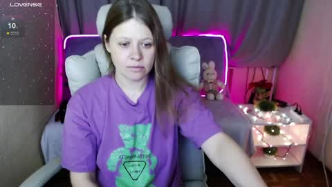 Snapshot of alekasamui chatting on 6, 1, 2025 Aleksa online show from 6, 1, 2025
