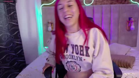 Snapshot of alektra_bryce chatting on 6, 10, 2025 alektra_bryce online show from 6, 10, 2025