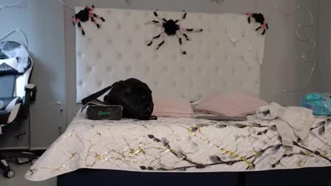 Snapshot of alektra_bryce chatting on 28, 10, 2025 alektra_bryce online show from 28, 10, 2025