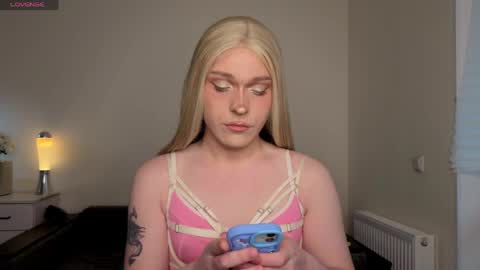 ALENA  INDEPENDENT MODEL online show from 14, 4, 2026