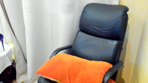 Snapshot of alenablack chatting on 17, 6, 2026 Luly online show from 17, 6, 2026