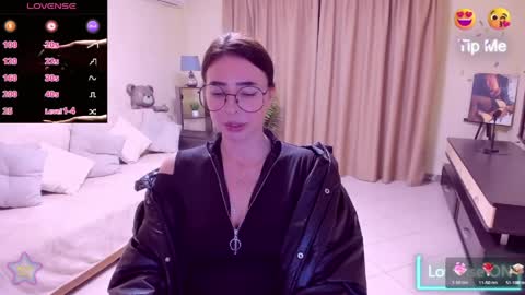 AlenaCoplan online show from 8, 4, 2026