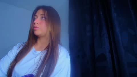 QUEEN OFF MILk  IM BACK  15 NOV online show from 21, 2, 2025