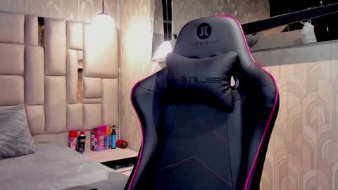 Alessandro King online show from 5, 1, 2025