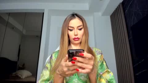 Alessa online show from 2, 2, 2025