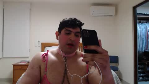 Snapshot of alessalindo840 chatting on 1, 10, 2025 AlessaBabyGirl840 online show from 1, 10, 2025