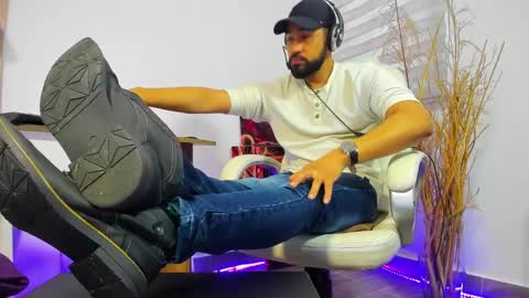 Snapshot of alessandro__wye chatting on 1, 12, 2024 ALESSANDRO WYE online show from 1, 12, 2024