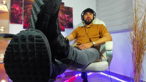 Snapshot of alessandro__wye chatting on 3, 1, 2025 ALESSANDRO WYE online show from 3, 1, 2025
