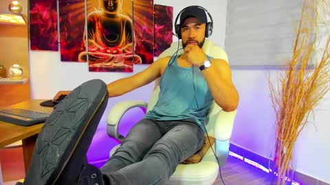 Snapshot of alessandro__wye chatting on 7, 1, 2025 ALESSANDRO WYE online show from 7, 1, 2025