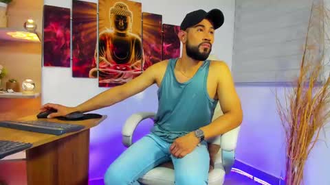 Snapshot of alessandro__wye chatting on 8, 1, 2025 ALESSANDRO WYE online show from 8, 1, 2025