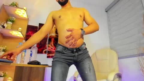Snapshot of alessandro__wye chatting on 25, 1, 2025 ALESSANDRO WYE online show from 25, 1, 2025