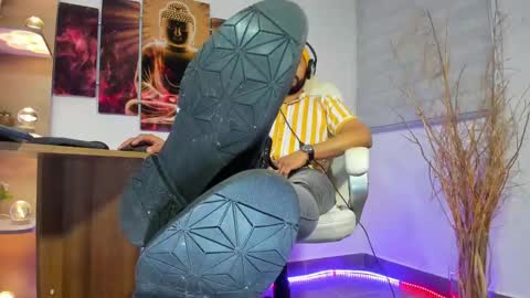 Snapshot of alessandro__wye chatting on 11, 2, 2025 ALESSANDRO WYE online show from 11, 2, 2025