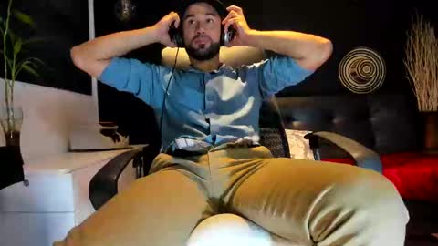Snapshot of alessandro__wye chatting on 11, 10, 2025 ALESSANDRO WYE online show from 11, 10, 2025