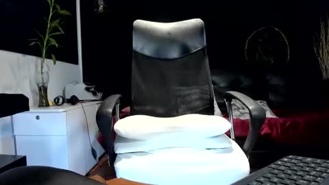 ALESSANDRO  WYE online show from 3, 11, 2025