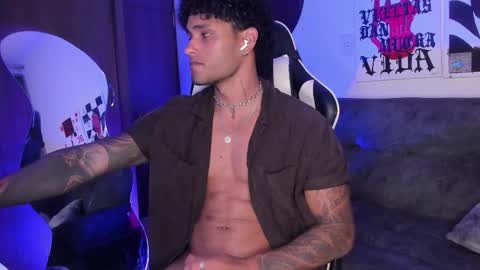 Snapshot of alessandro_vanni chatting on 3, 3, 2026 Alessandro Vanni online show from 3, 3, 2026