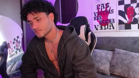 Snapshot of alessandro_vanni chatting on 4, 3, 2026 Alessandro Vanni online show from 4, 3, 2026