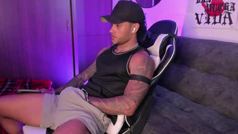 Snapshot of alessandro_vanni chatting on 11, 4, 2026 Alessandro Vanni online show from 11, 4, 2026