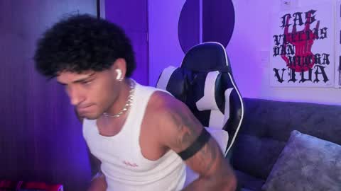 Snapshot of alessandro_vanni chatting on 15, 4, 2026 Alessandro Vanni online show from 15, 4, 2026