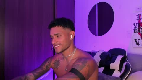 Snapshot of alessandro_vanni chatting on 5, 7, 2026 Alessandro Vanni online show from 5, 7, 2026
