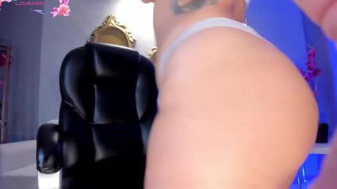 ALESSA ROMERO  online show from 31, 1, 2025