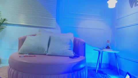 Alejandra  online show from 14, 11, 2025