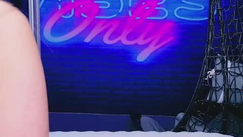Snapshot of alessiacroft chatting on 15, 5, 2026 alessiacroft online show from 15, 5, 2026