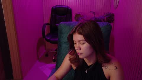 Snapshot of alessiamonroe_ chatting on 28, 5, 2026 alessiamonroe_ online show from 28, 5, 2026