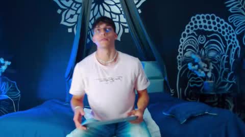 Alessio online show from 22, 12, 2025