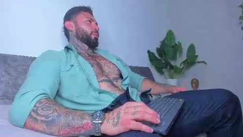 Snapshot of alessrose22 chatting on 1, 7, 2026 Aless Rose online show from 1, 7, 2026