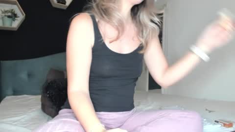 alesys69 online show from 4, 1, 2025