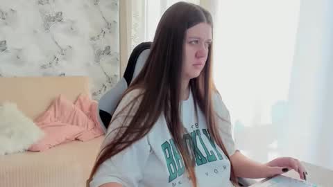 Aletta Oushen online show from 16, 10, 2025