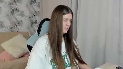 Aletta Oushen online show from 23, 10, 2025