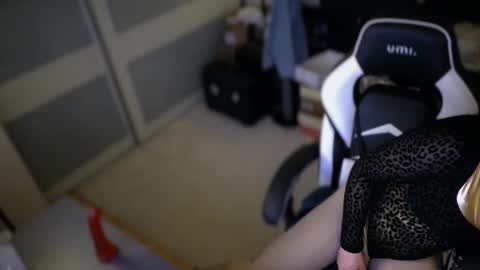 Leyla Leg online show from 22, 4, 2026