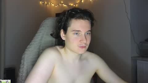 Snapshot of alex_candy_pump chatting on 29, 10, 2025 FAVORITE online show from 29, 10, 2025