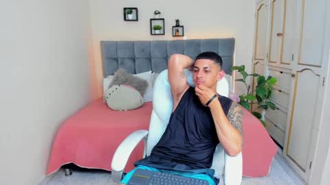 Snapshot of alex_cute77 chatting on 10, 1, 2025 alex online show from 10, 1, 2025