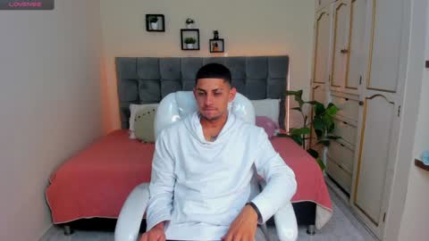 Snapshot of alex_cute77 chatting on 11, 1, 2025 alex online show from 11, 1, 2025