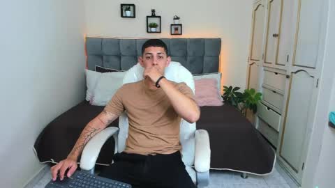 Snapshot of alex_cute77 chatting on 28, 1, 2025 alex online show from 28, 1, 2025