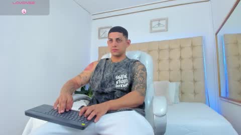Snapshot of alex_cute77 chatting on 29, 9, 2025 alex online show from 29, 9, 2025